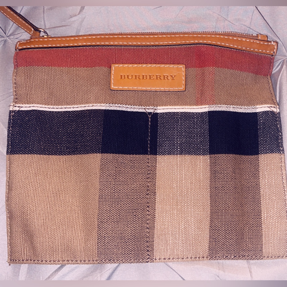 💯Auth Burberry Pouch